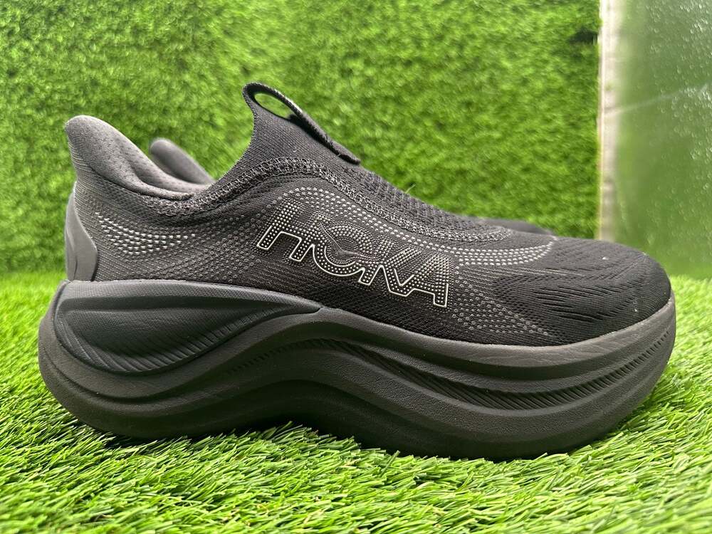 Hoka One One Skyward Laceless 1168877-BBLC Athletic Sneaker Women's 8B Black Gym